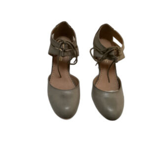 NIB Restricted "Cool Key" Vintage Inspired pump /dance shoe Sz 7 Taupe